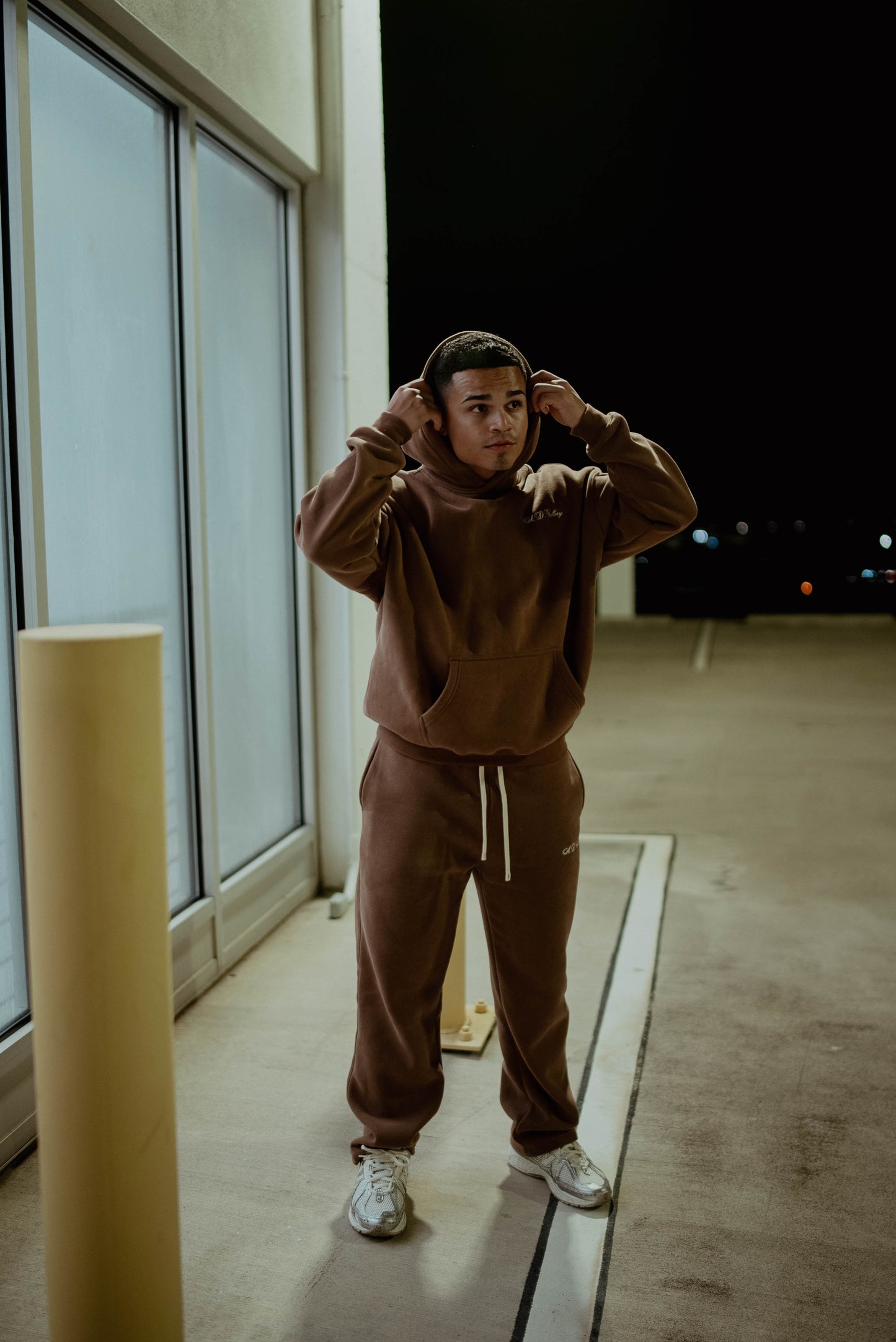 NO CUFF SWEAT PANTS
